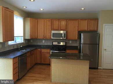 2519 James Monroe Cir, Herndon, VA 20171 - photo 5