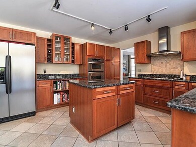 873 Brookside Dr unit 10, Ann Arbor, MI 48105 - photo 3