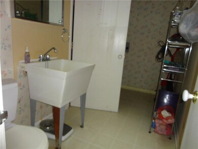 1502 Crescent Dr, Columbus, IN 47203 - photo 7