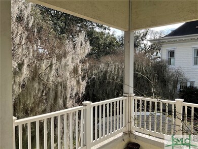 920 E Victory Dr unit Carriage House, Savannah, GA 31405 - photo 6