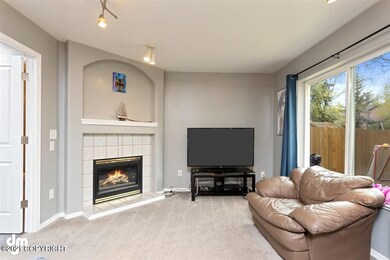 07-Family Room_SOPH6396