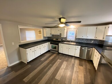 136 E Washington St, Oswego, IL 60543 - photo 3