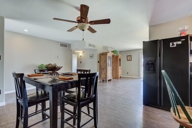 6039 W Pinchot Ave-12