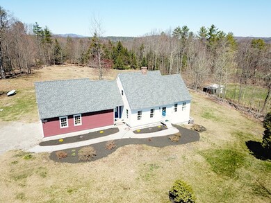 1033 Long St, Webster, NH 03303 - photo 4