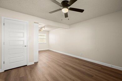 2408 Longview St unit 112, Austin, TX 78705 - photo 7