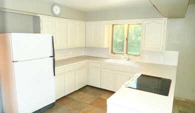 7398 Thorncrest - 4