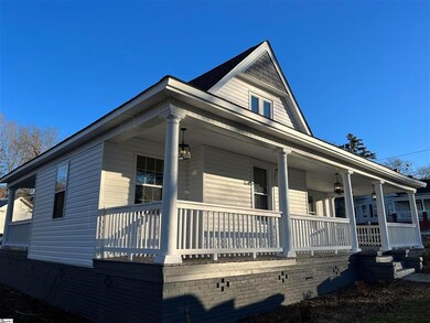 413 S Harper St, Laurens, SC 29360 - photo 2