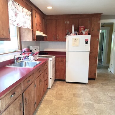 78 Greenwood St, Rockland, MA 02370 - photo 2