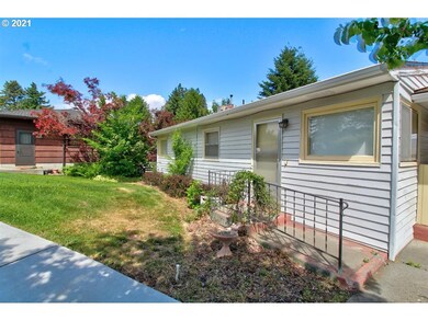 303 W 20th St, the Dalles, OR 97058 - photo 4