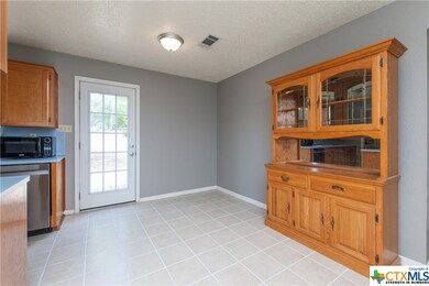 401 W Blancas Dr, Copperas Cove, TX 76522 - photo 6