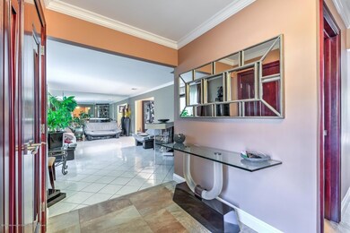 004_FOYER