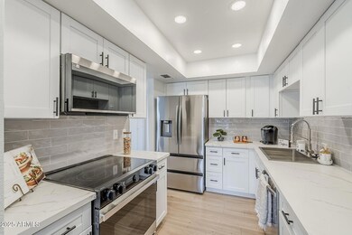 14-web-or-mls-Clarendon-14