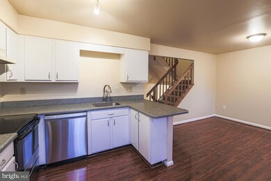 646 Glynlee Ct, Reisterstown, MD 21136 - photo 5