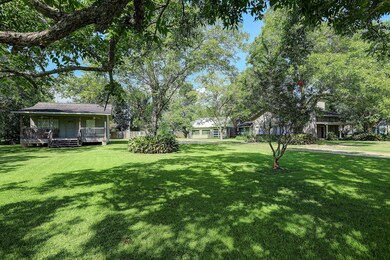 Renovated tiny home included with this property
