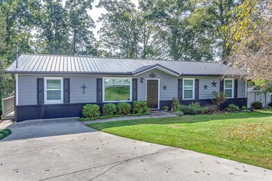 002181003-2-8221BrokenRockLnKnoxvilleTN-