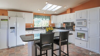 564 Canyon Dr, East Wenatchee, WA 98802 - photo 3