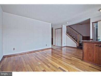 22 Stanwyck Ct, Trenton, NJ 08691 - photo 2
