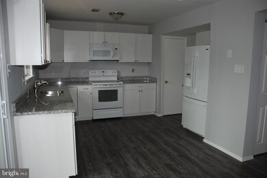 7523 Braemar Ct, Sykesville, MD 21784 - photo 3