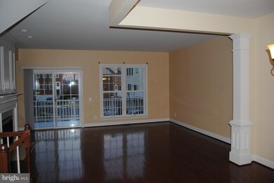 14769 Potomac Branch Dr unit 20, Woodbridge, VA 22191 - photo 2