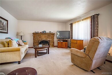 LOWER UNIT - LIVING ROOM