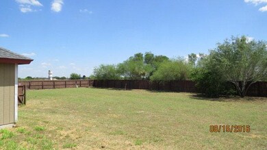 2407 Flipper Dr, Edinburg, TX 78541 - photo 2