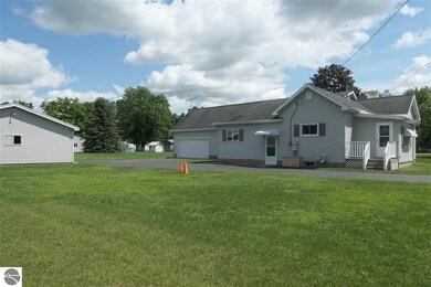 8123 S Garlock Rd, Carson City, MI 48811 - photo 2