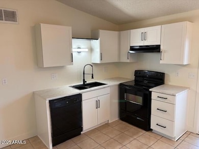 3120 N 67th Ln unit 17, Phoenix, AZ 85033 - photo 2