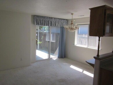 594 Briarwood Dr, Central Point, OR 97502 - photo 5