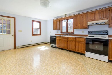 2 Mastin Dr, Newmarket, NH 03857 - photo 5