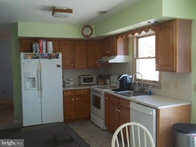 127 Gentry Dr, Perkasie, PA 18944 - photo 3