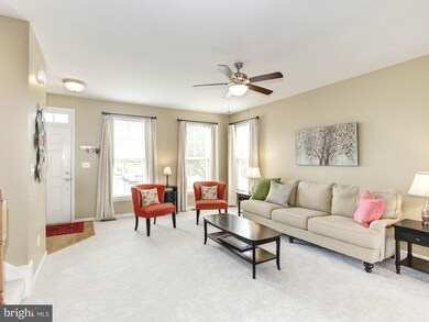 9060 Marble Falls Ct, Bristow, VA 20136 - photo 3