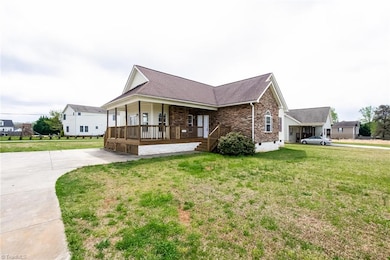 5125 Asia Chanel Dr, Winston Salem, NC 27105 - photo 2