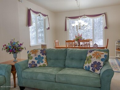 004_Living Room