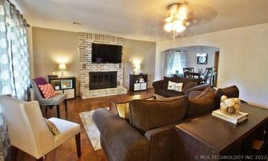 901 S Putnam Ave, Tahlequah, OK 74464 - photo 4