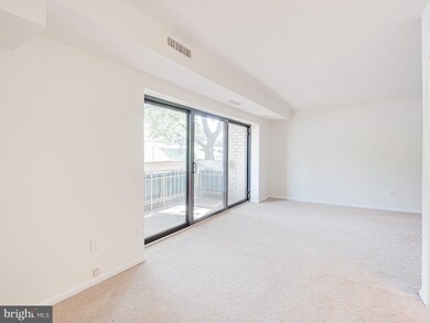 6137 Leesburg Pike unit 210, Falls Church, VA 22041 - photo 6