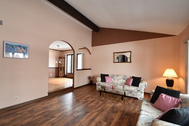 27027 S Juniper Dr, Crete, IL 60417 - photo 5