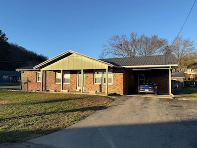 11 Garner St, Liberty, KY 42539 - photo 3