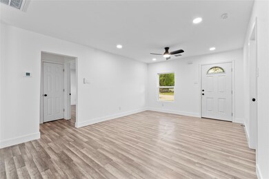 617 Cimarron Trace, Grand Prairie, TX 75051 - photo 5