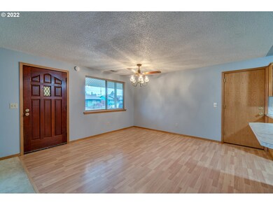 455 SE 2nd Ave, Canby, OR 97013 - photo 5