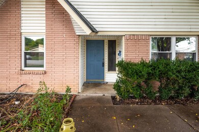 779 Briarwood Ln, Hurst, TX 76053 - photo 3