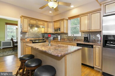 11721 Daisy Ln, Glenn Dale, MD 20769 - photo 2