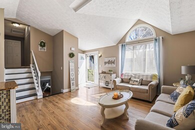 9856 Nimitz Ct, Manassas, VA 20109 - photo 6