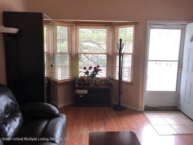 3184 Richmond Rd unit B, Staten Island, NY 10306 - photo 2