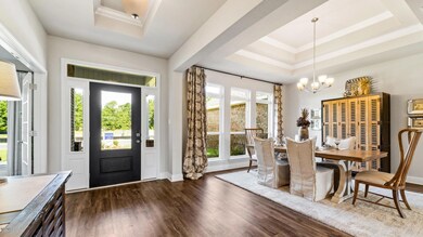 Mila 5 Foyer Dining Room