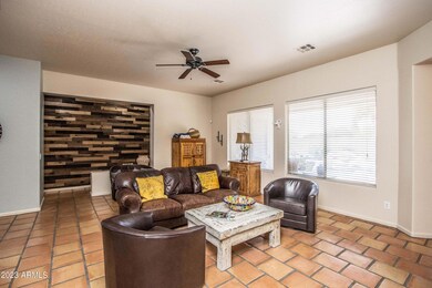 S Living Room 4