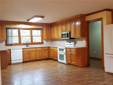 5623 W Quaker Rd, Disputanta, VA 23842 - photo 7