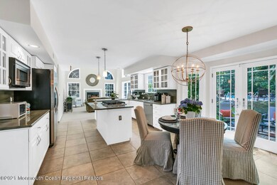 Eat-in Area of Kitchen