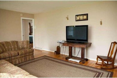 11 Suffolk Ct, Cherry Hill, NJ 08034 - photo 7