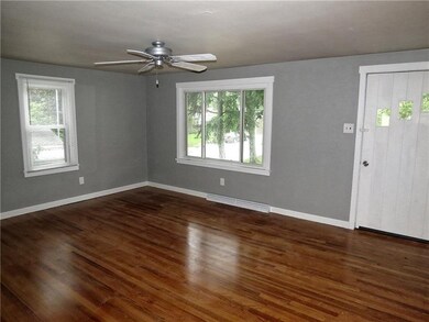 17X13 Livingroom
