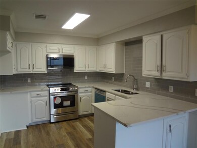 1713 Saxon Dr, Bedford, TX 76021 - photo 6